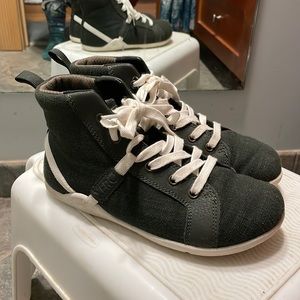 Xero Toronto canvas minimalist shoe